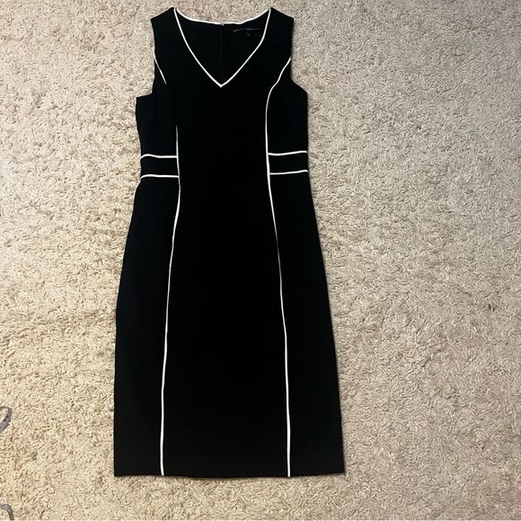 White House Black Market SL Piped Knit Sheath  size 8 - Picture 1 of 6
